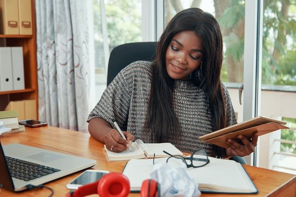 How to Implement a Structured Play Schedule for a Highly Active Australian Shepherd?